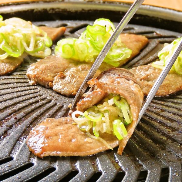 A plate of yakiniku starts from 350 yen! Synonymous with delicious and cheap! Enjoy delicious yakiniku at a popular local yakiniku restaurant ♪
