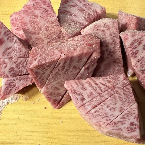 [A dish full of flavor!] A masterpiece of carefully selected Kuroge Wagyu beef!!