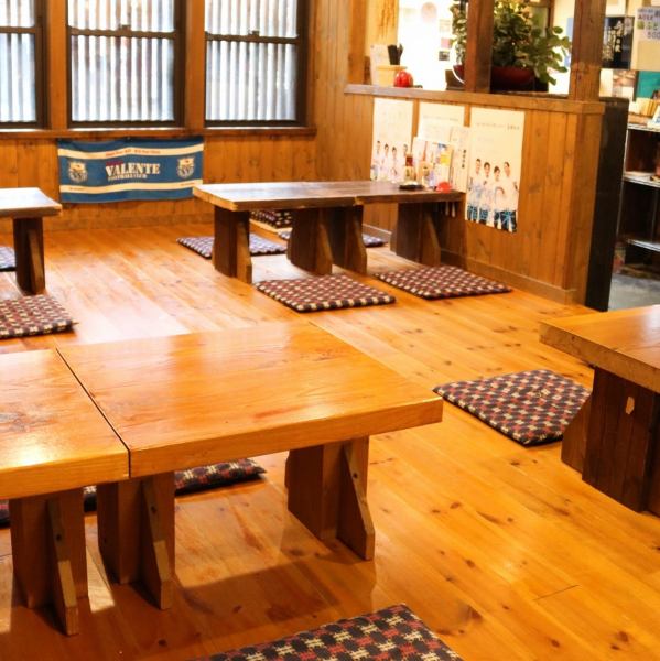 [The private room in the tatami room is comfortable ◎] It is a relaxing tatami room where you can stretch out your legs and relax slowly.It can be used as a private room for up to 16 people.Please use it for banquets in your friends ♪