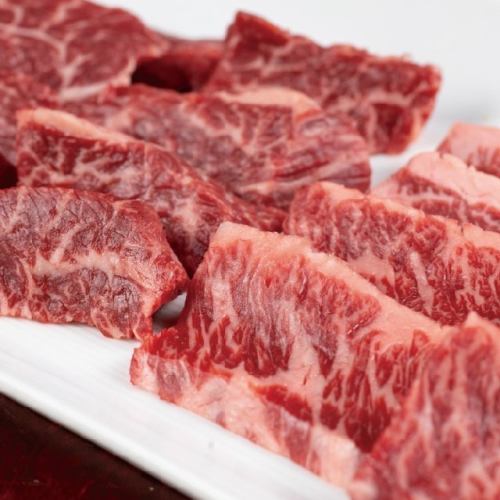 The skirt steak is aged for about a week and uses the highest grade prime! [Comparison of aged beef skirt steak]
