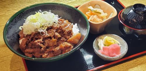 飛騨牛スジ煮込丼