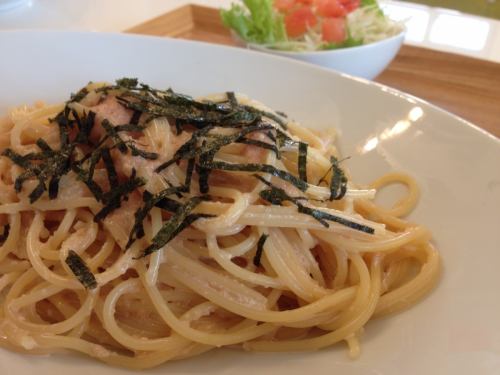 Mentaiko spaghetti <with mini salad>