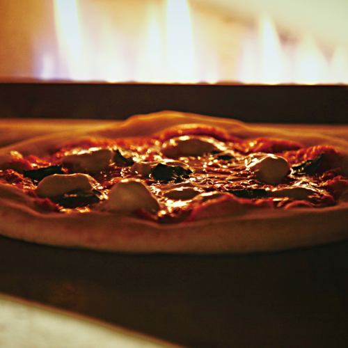 Oven-baked Neapolitan pizza
