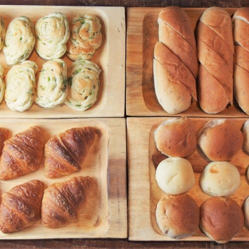 All lunch breads can be refilled as much as you like!