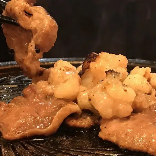 仕事帰りにサクッと!名物ホルモンとお酒のお得なセット