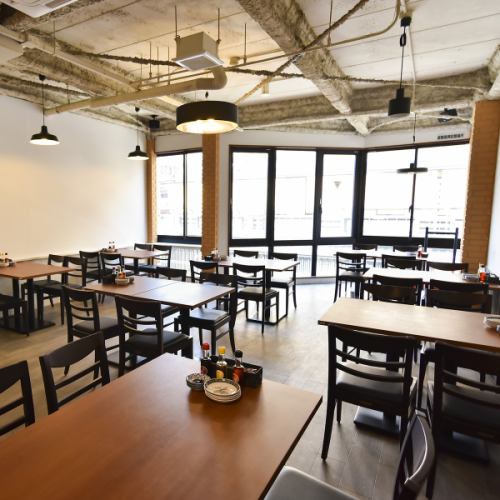 [可包场] 可容纳60人就座，80人站着！我们还可以容纳吧台风格和自助餐风格！我们将灵活响应您的要求。我们可以讨论营业时间以外的时间和费用，请随时联系我们。