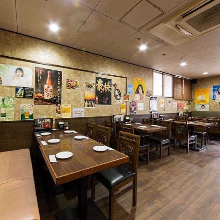 One side is a sofa type seat, and you can relax and enjoy your meal.The layout can be adjusted according to the number of people.The homely atmosphere and comfortable interior make you want to stay longer.Please enjoy our specialty dishes.