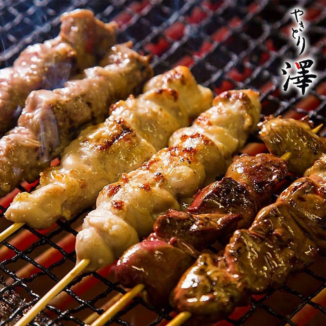 Enjoy yakitori and motsu nabe in a homely atmosphere...