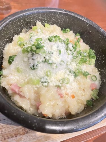 Stone-cooked risotto with sashimi and soft-boiled egg