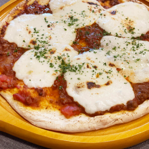 Bolognese and Mozzarella Pizza