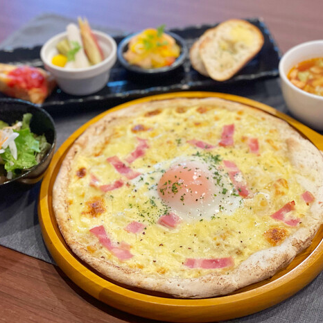 Pizza 점심/1,650엔(부가세 포함)