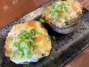 鳥飼茄子のネギ味噌チーズオーブン焼き