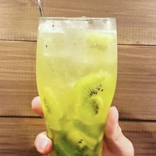 Raw kiwi sour