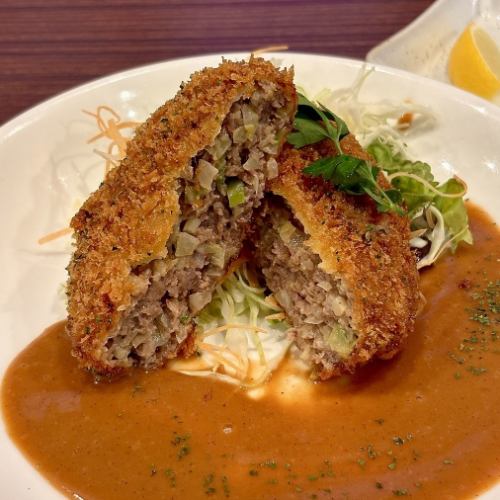 店長こだわり「手ごねキャベツメンチカツ」/720円（税込）