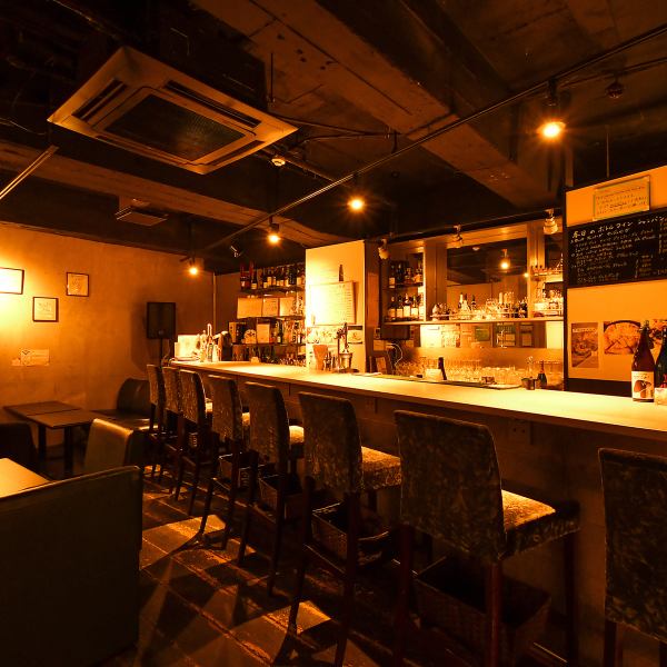 [Suitable for one person or a date♪] There are approximately 8 counter seats available.Enjoy chatting with our friendly chef.This is a wonderful restaurant that is recommended not only for girls' gatherings and parties, but also for those visiting alone or on a date.