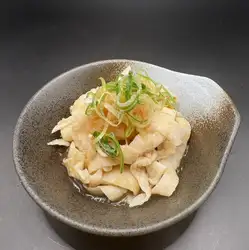 鶏皮湯引き
