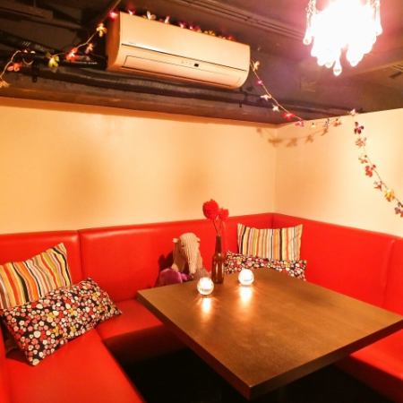 If you go up the stairs, you can reserve a private room for 5 people ♪ A space where you can relax on the sofa seats.