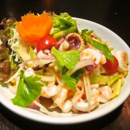 Yam Plumuk (squid salad)