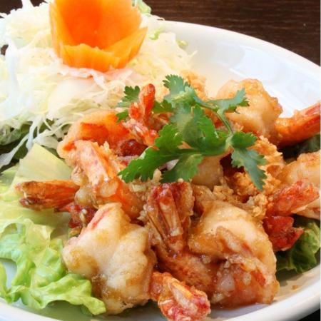 Khun Gatiam (stir-fried shrimp with garlic flavor)