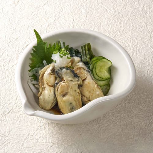 Hiroshima beach-boiled oysters