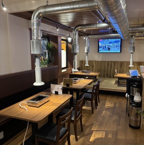 にぎやかな店内