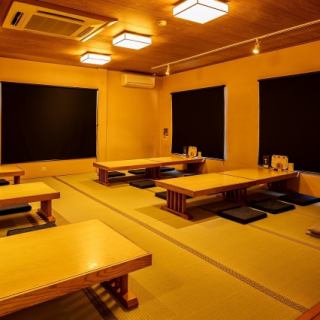【足を伸ばして寛げる座敷席！】4名様用が5卓、8名様用が2卓ございます◎最大宴会収容人数は40名様、総席数は66席です！駐車場ありで大人数でのお集まりやお車でのご来店にも便利です♪