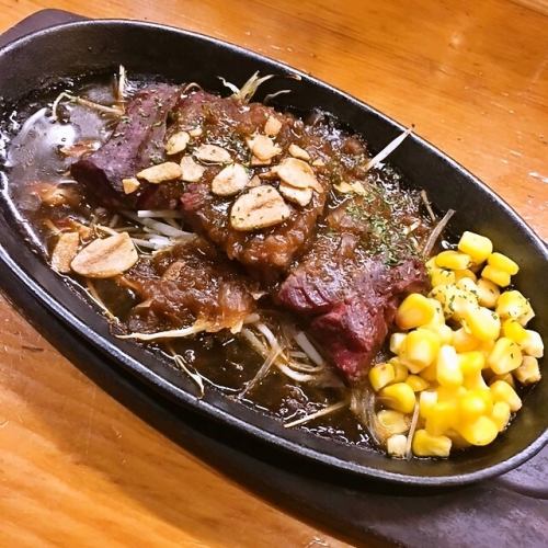 [疲倦！牛肉裙牛排]餐廳的服務價格也讓您感到驚訝★這種美味是418日元（含稅），您必須要價！