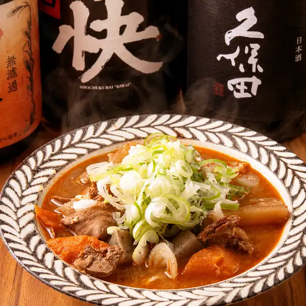 【ビールと一緒にまずはコレ！】自慢のもつ煮込み