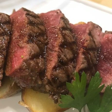 稀有的龟井牛肉是在北海道种植的鲜味浓郁的嫩肉♪