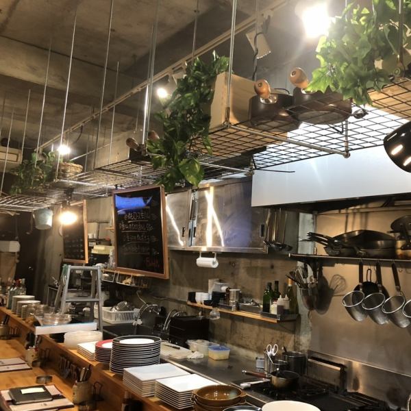 Please enjoy the atmosphere of the counter kitchen while enjoying the scent of the counter kitchen, and enjoy the "full-scale food" of the friendly chef ♪ Private party and disguise are also welcome!