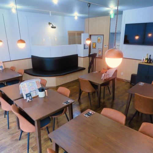 温かみあるおしゃれな店内