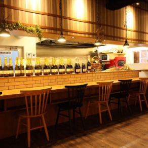 Counter seats where one person can easily sit ♪ We are facing the kitchen, and the friendly home manager and staff welcome you.Would you like to go home after work?