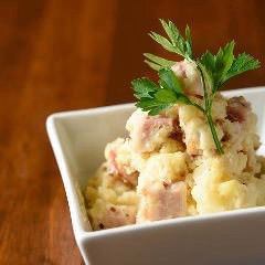 potato salad with rumbling bacon