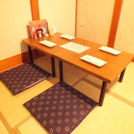 [2F] Relax in the tatami room (1 table for 6 people, 1 table for 4 people, 1 table for 3 people)