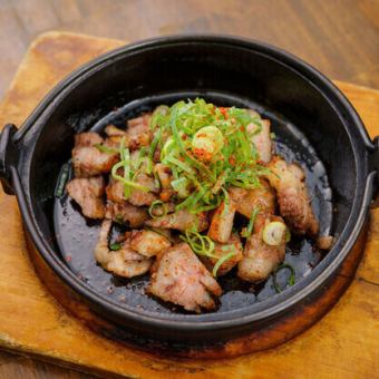 No.4 やっぱり神戸のB級グルメと言えば!肉汁じゅわ~ネギ山盛り長田牛すじ焼き