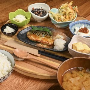 魚御膳（鯖の塩焼き）