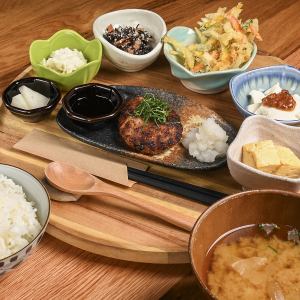 肉御膳（おろしハンバーグ）