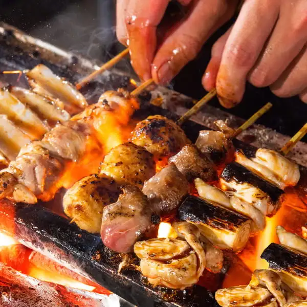 ≪注文必須！≫【女性にも人気】手間隙かけて焼き上げる絶品焼き鳥＆串焼き　1本165円(税込)～