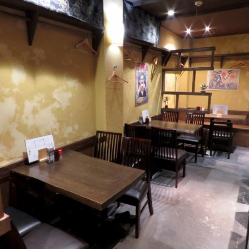 会社帰りやご友人との集まりに◎「テーブル席」完備！