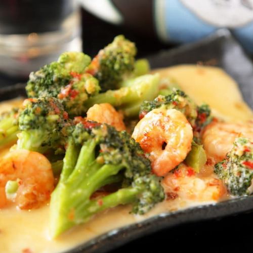 Grilled Shrimp and Broccoli with Mayo Cheese