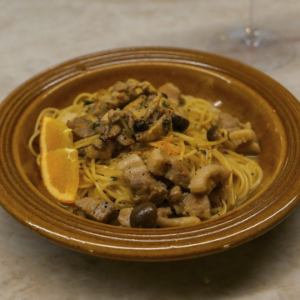 オレンジ香るサルシッチャのクリームパスタ