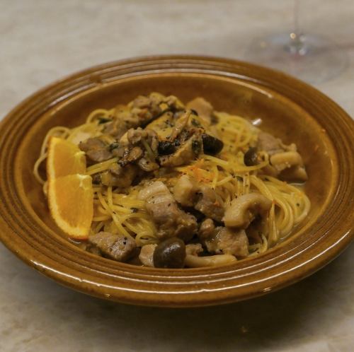 オレンジ香るサルシッチャのクリームパスタ