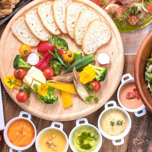 コースは飲み放題付き3,000円～♪とろ～りチーズや女子人気抜群のお肉メニューが楽しめる女子会コースも☆