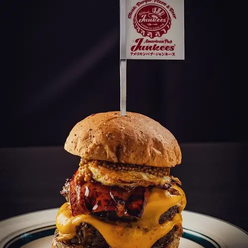 人気の肉厚バーガー