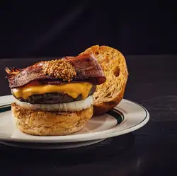ベーコンチーズバーガー