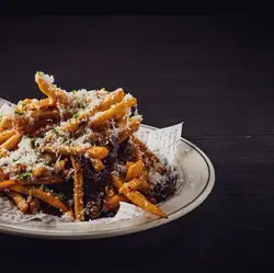 肉バターソテーのフレンチフライ