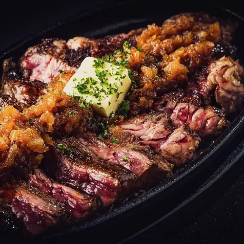 【贅沢な国産黒毛牛を堪能】様々な部位の肉感が楽しめるステーキ「JAPAN RIB LOIN」