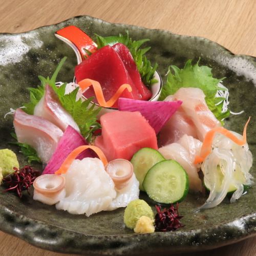 素材にこだわりぬいた旬魚の盛り合わせ
