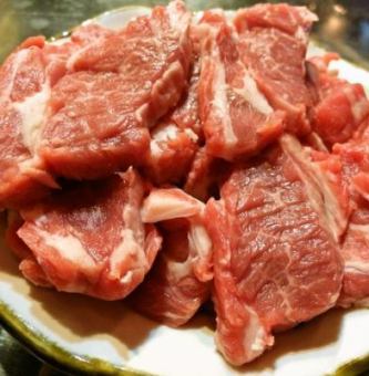 【Ramu House合理套餐】品嚐原汁原味的生羊肉★桃子和羊腿肉等6道菜♪