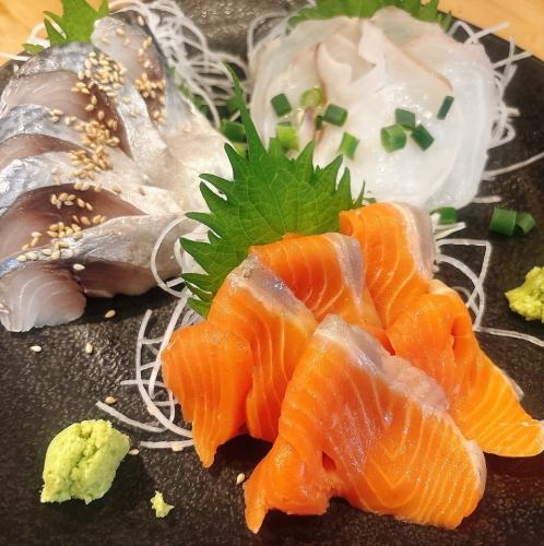 Assortment of three kinds of sashimi